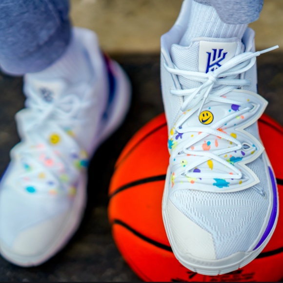 Nike Other - 💥HOST PICK💥Nike Kyrie 5 “Have A Nike Day”